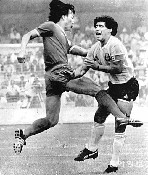 축구감독 허정무 논란 총정리 – 차범근과의 악연부터 마라도나 태권 축구까지